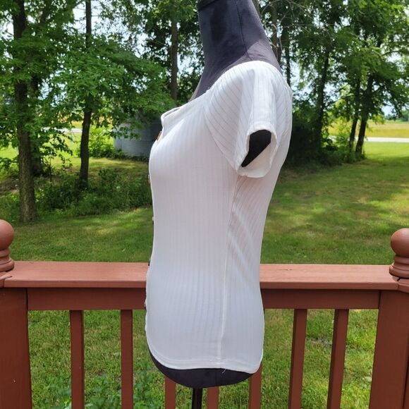 Rue21 Ladies Ribbed Short Sleeve Top, Large - Picture 3 of 12